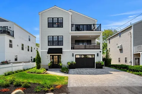 82 Kings Highway Hampton NH 03842