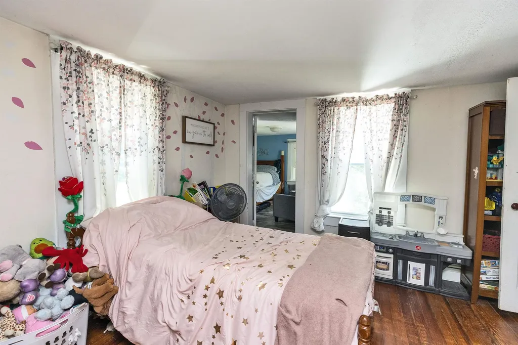 10 Kennedy Street Wilton NH 03086