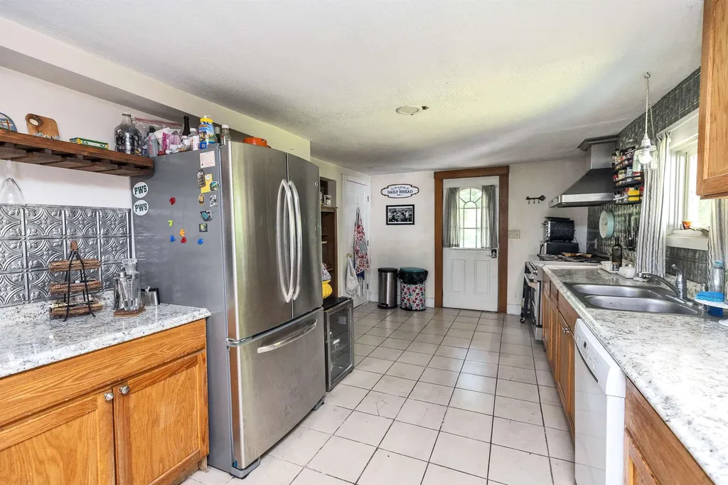 10 Kennedy Street Wilton NH 03086