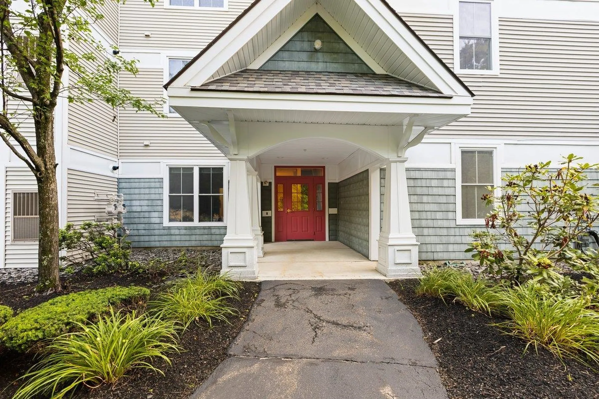 5 Sally Sweets Way Salem NH 03079