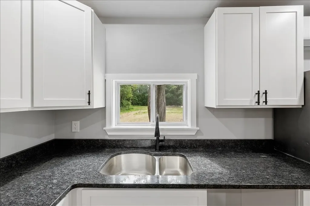 1305 Old Hillsboro Road Henniker NH 03242