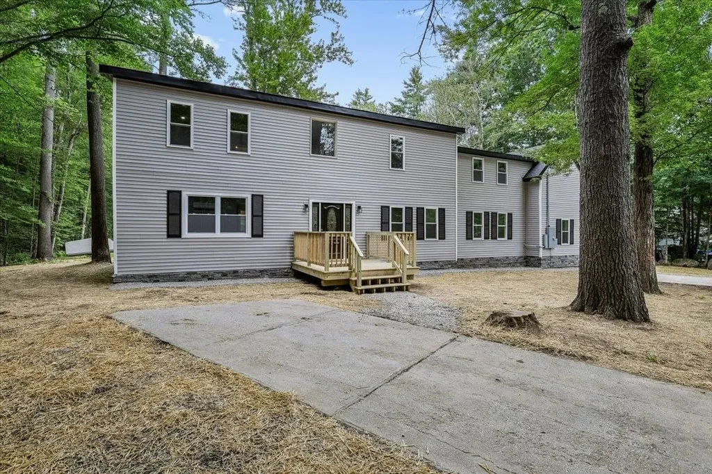 1305 Old Hillsboro Road Henniker NH 03242