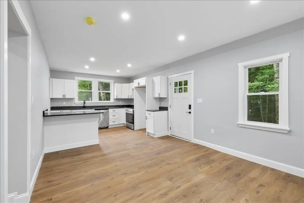 1305 Old Hillsboro Road Henniker NH 03242