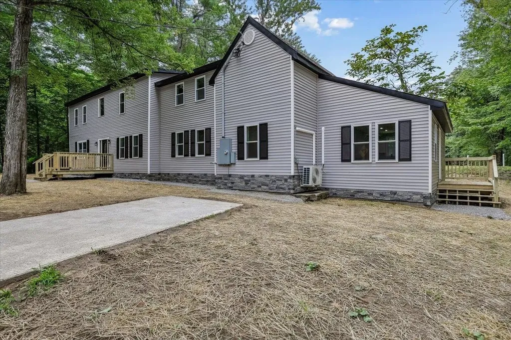 1305 Old Hillsboro Road Henniker NH 03242