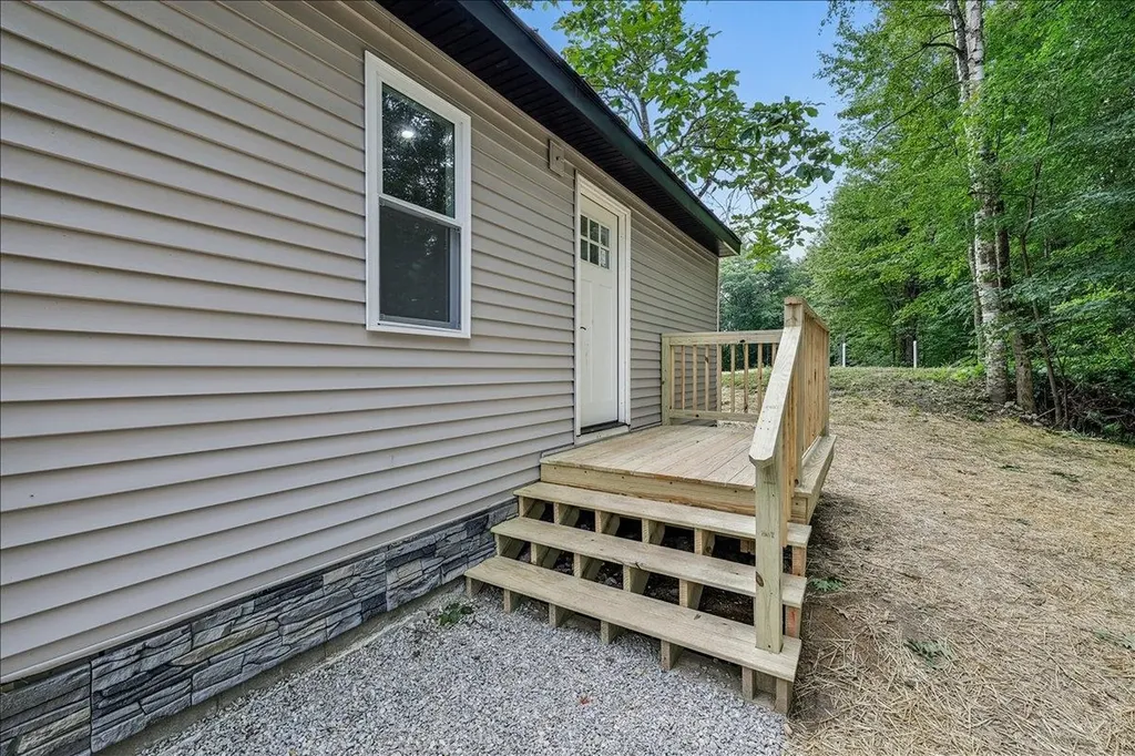 1305 Old Hillsboro Road Henniker NH 03242