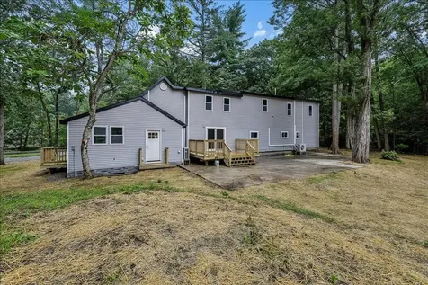 1305 Old Hillsboro Road Henniker NH 03242