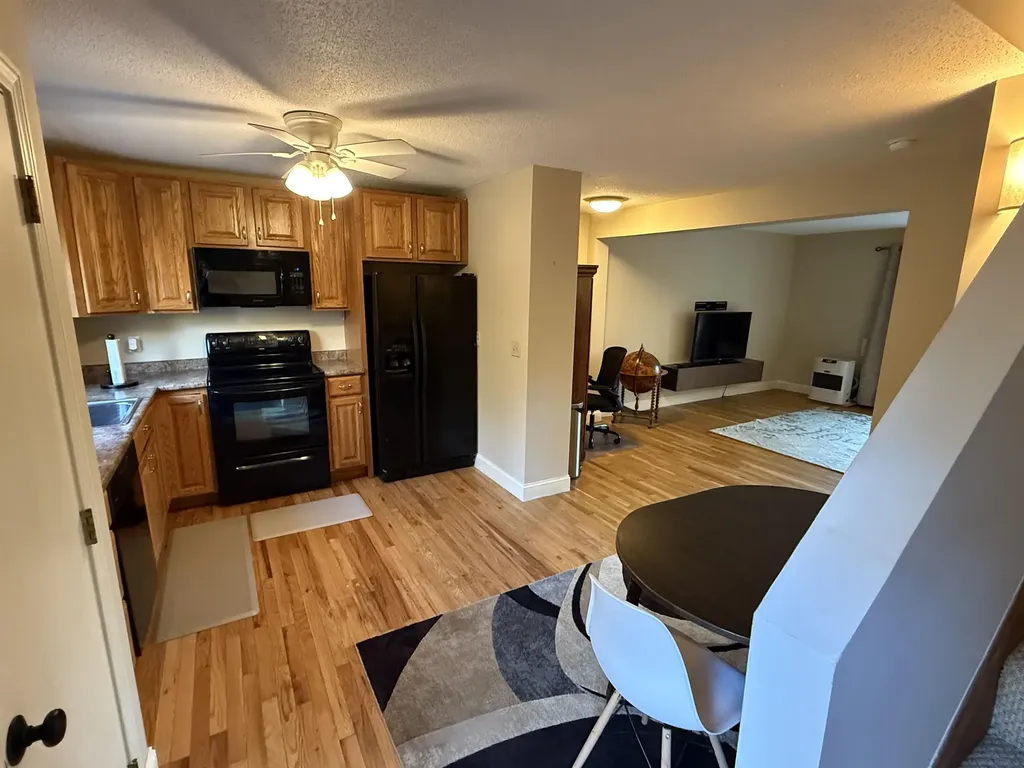 25 Apple Lane Hollis NH 03049