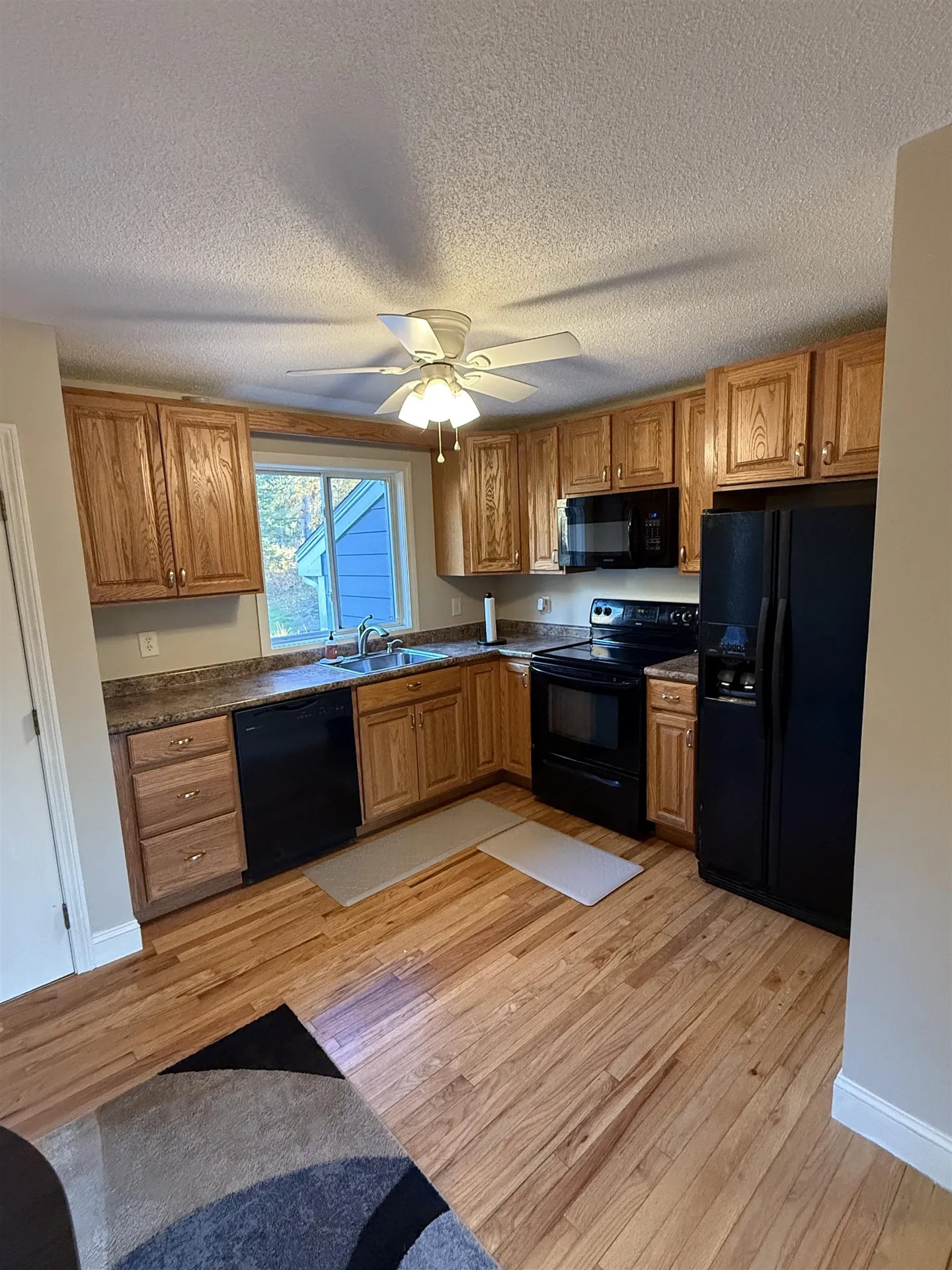 25 Apple Lane Hollis NH 03049