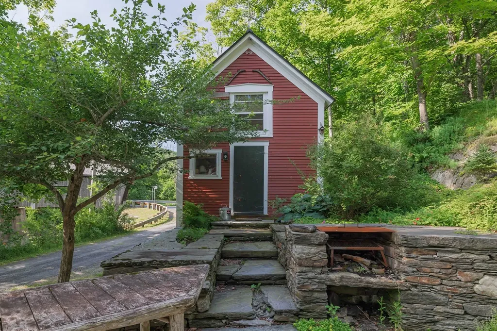31 Mill Road Warren VT 05674