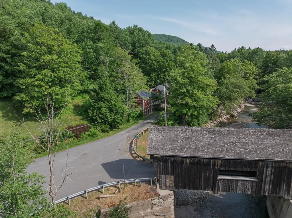 31 Mill Road Warren VT 05674