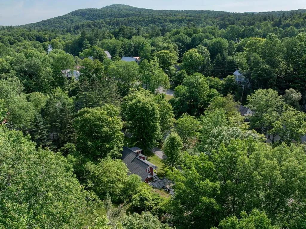 31 Mill Road Warren VT 05674