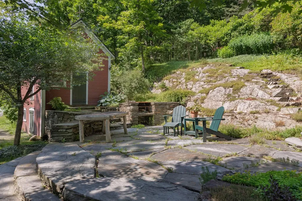 31 Mill Road Warren VT 05674