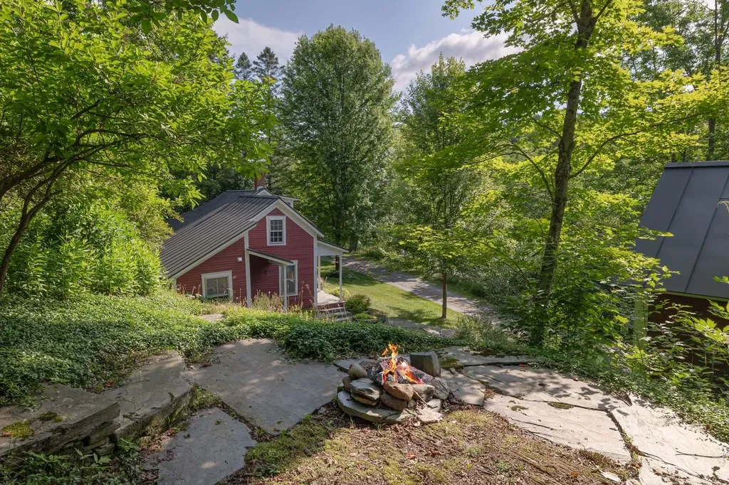 31 Mill Road Warren VT 05674