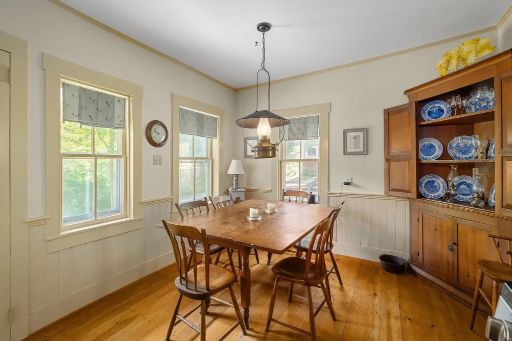 31 Mill Road Warren VT 05674