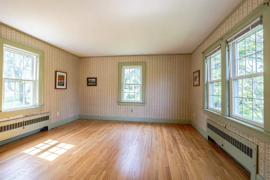 38 Putney Hill Road Hopkinton NH 03229