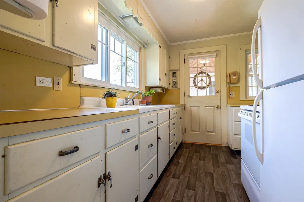 38 Putney Hill Road Hopkinton NH 03229
