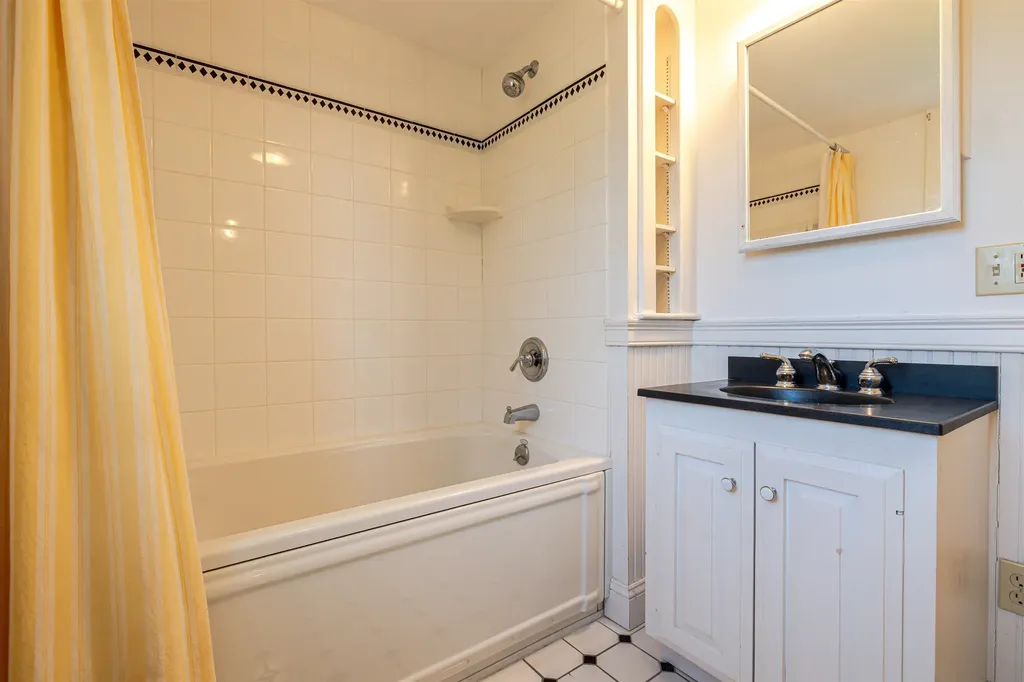 38 Putney Hill Road Hopkinton NH 03229