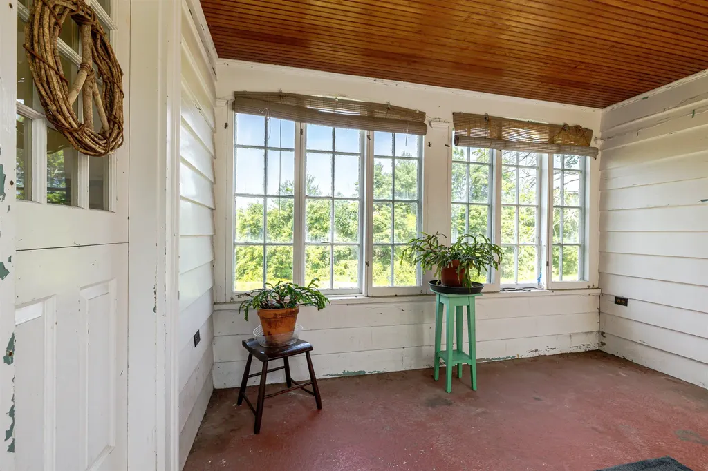 38 Putney Hill Road Hopkinton NH 03229