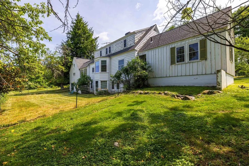 38 Putney Hill Road Hopkinton NH 03229