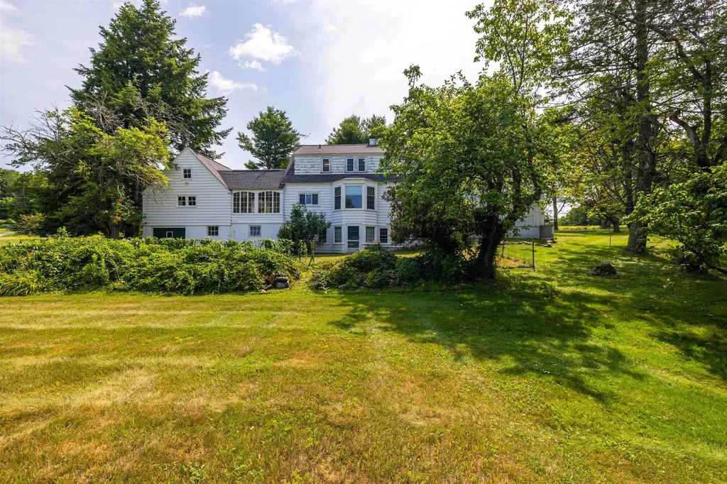 38 Putney Hill Road Hopkinton NH 03229