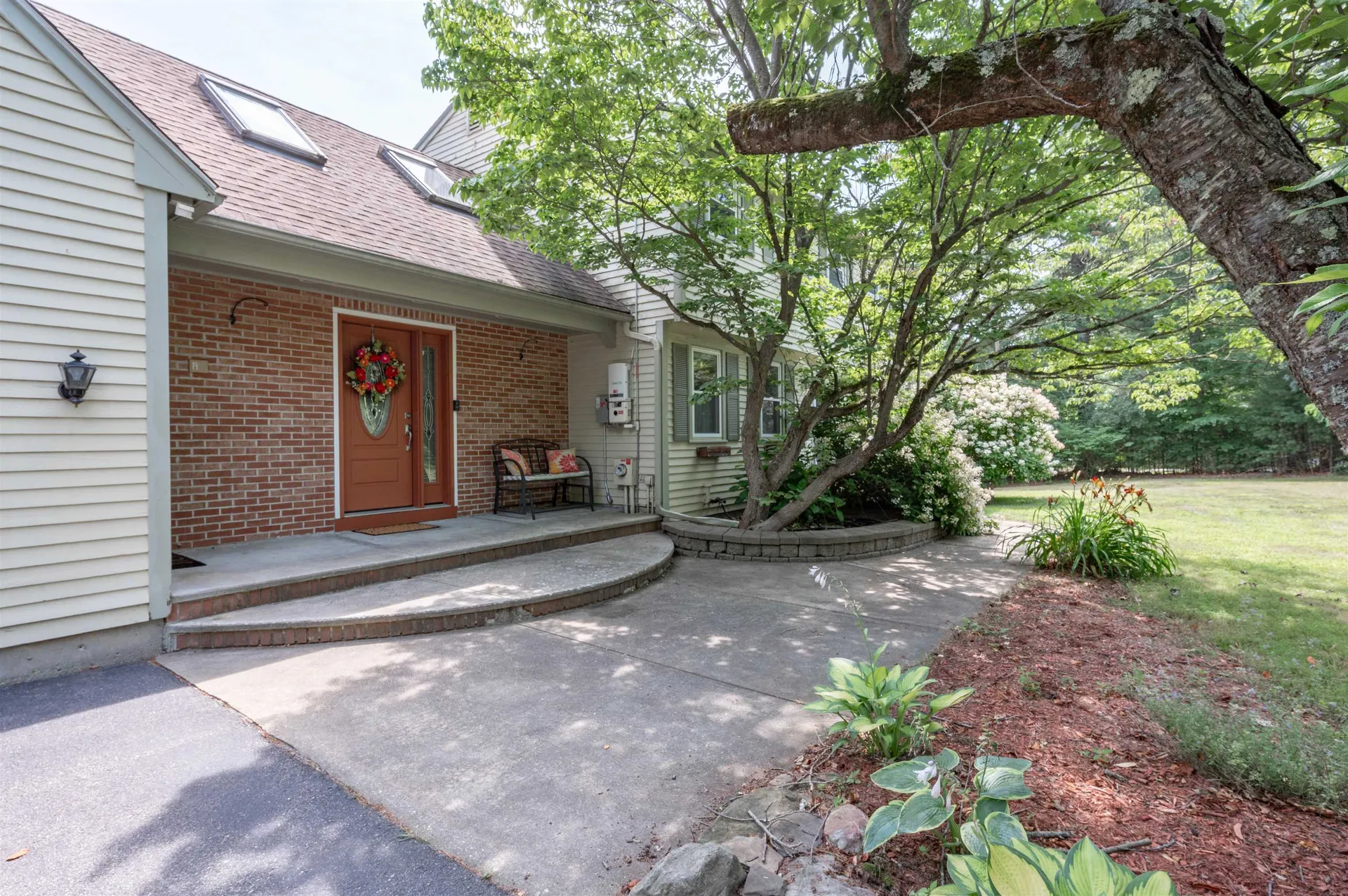 8 Sullivan Road Hudson NH 03051