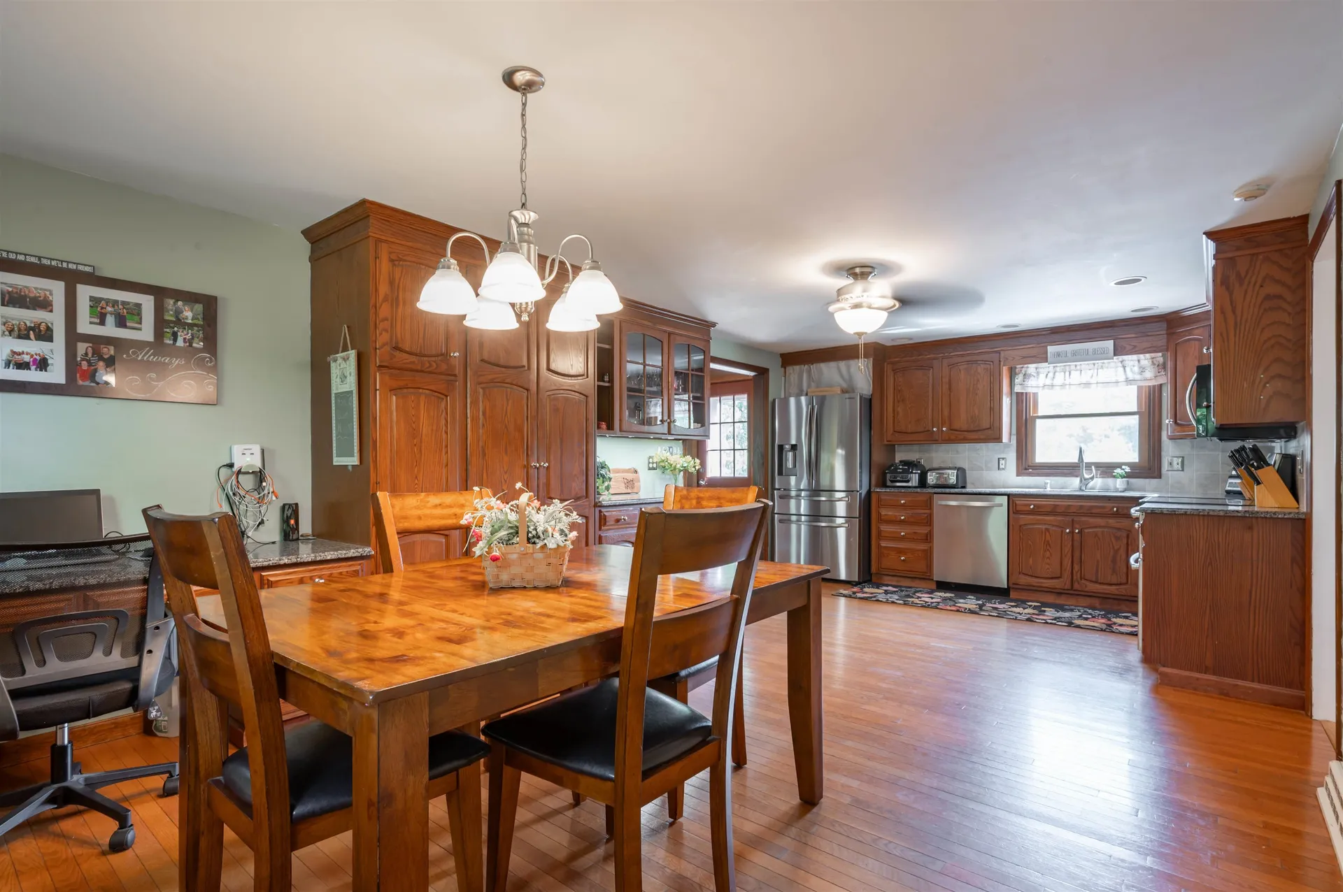 8 Sullivan Road Hudson NH 03051