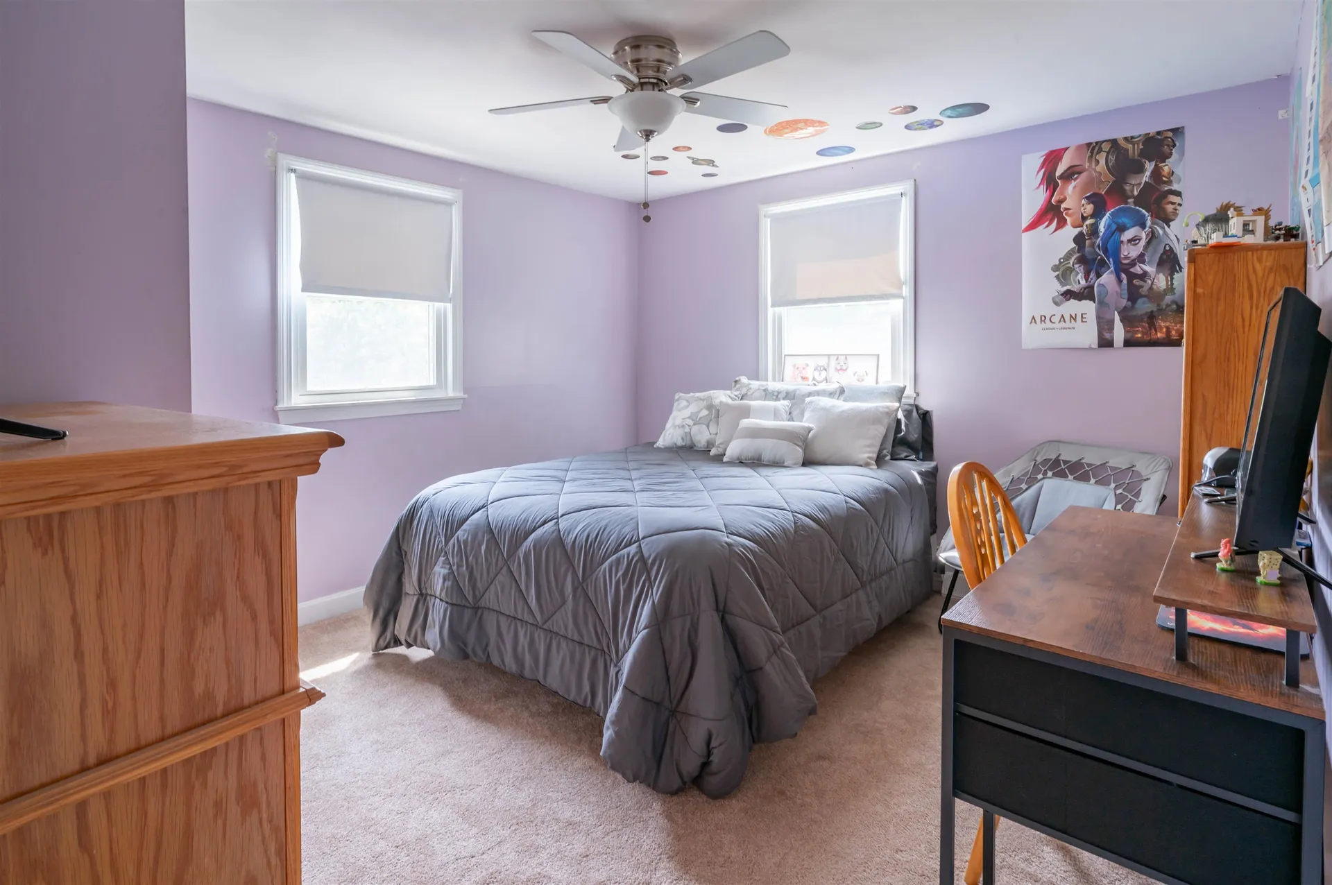 8 Sullivan Road Hudson NH 03051