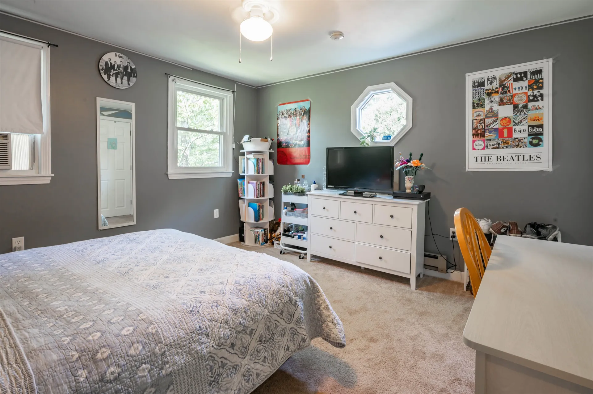 8 Sullivan Road Hudson NH 03051