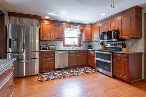 8 Sullivan Road Hudson NH 03051
