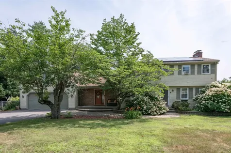 8 Sullivan Road Hudson NH 03051