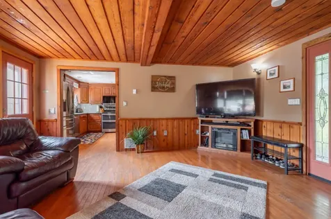 8 Sullivan Road Hudson NH 03051