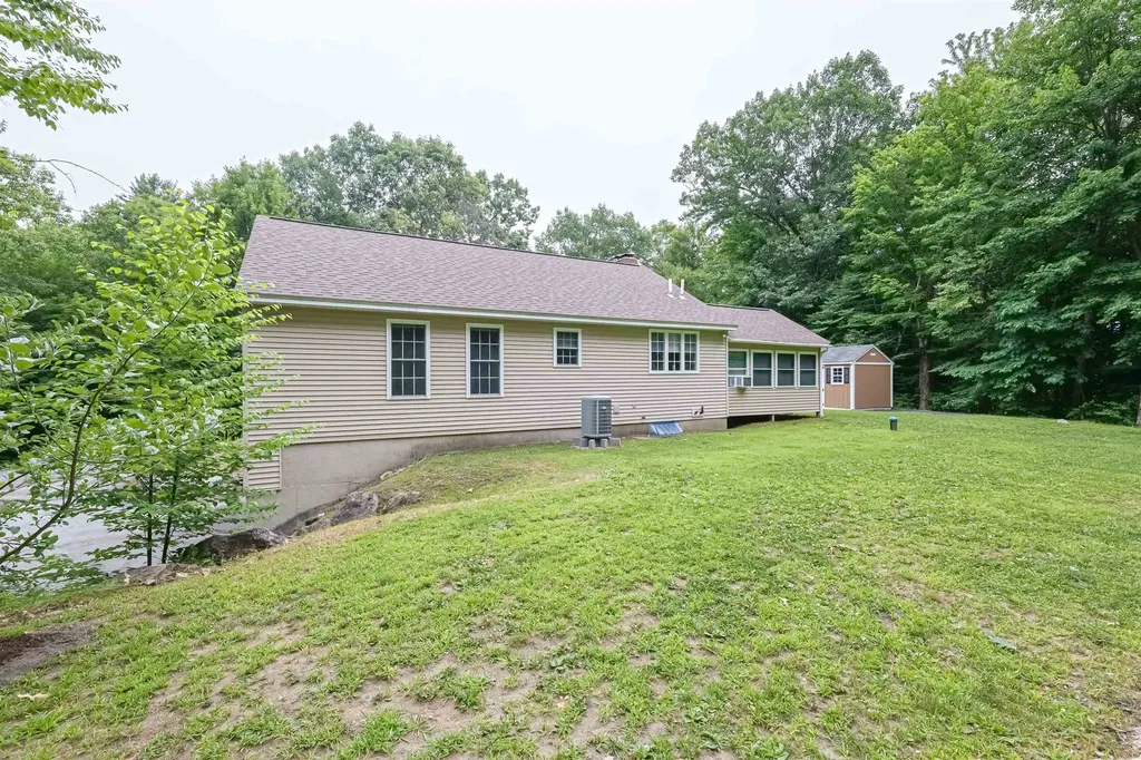 121 Twist Hill Road Dunbarton NH 03046