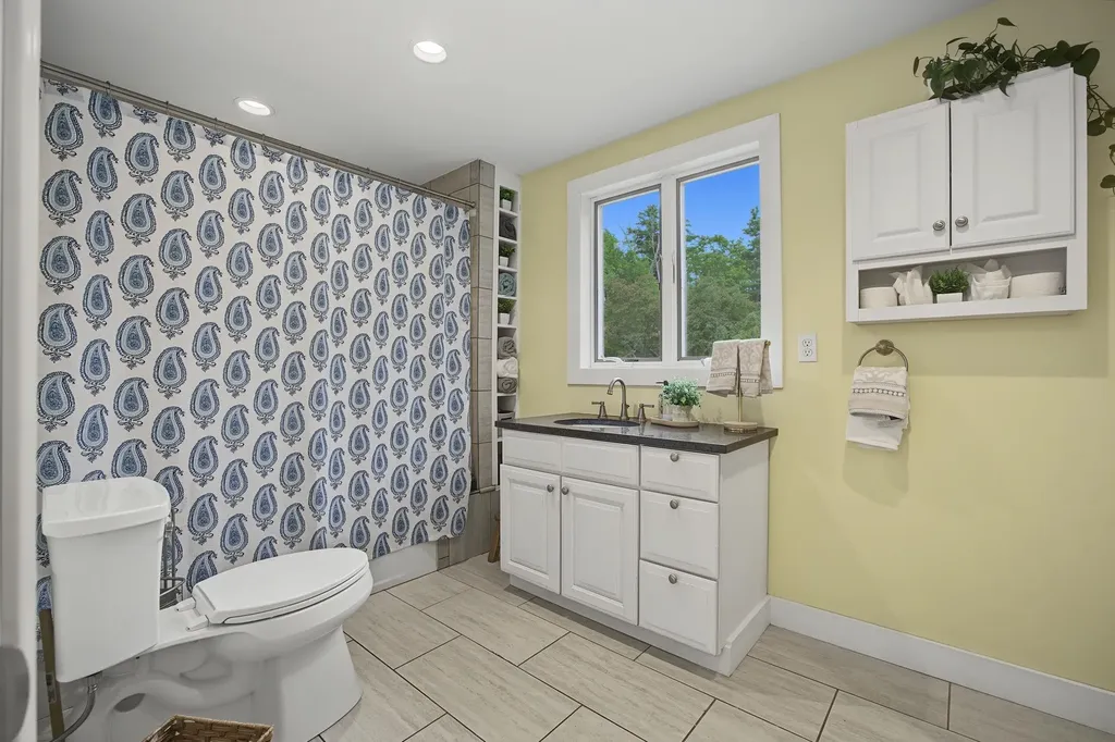 10 Academy Avenue Atkinson NH 03811