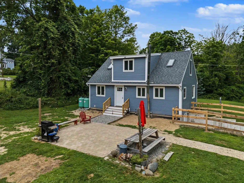 10 Academy Avenue Atkinson NH 03811