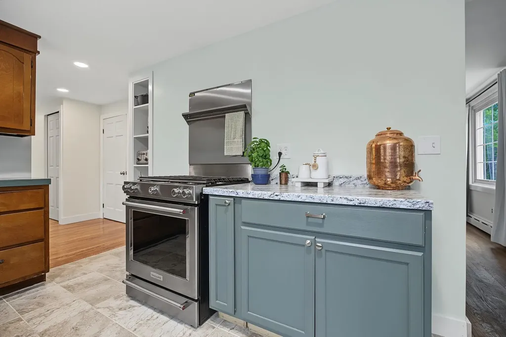 10 Academy Avenue Atkinson NH 03811