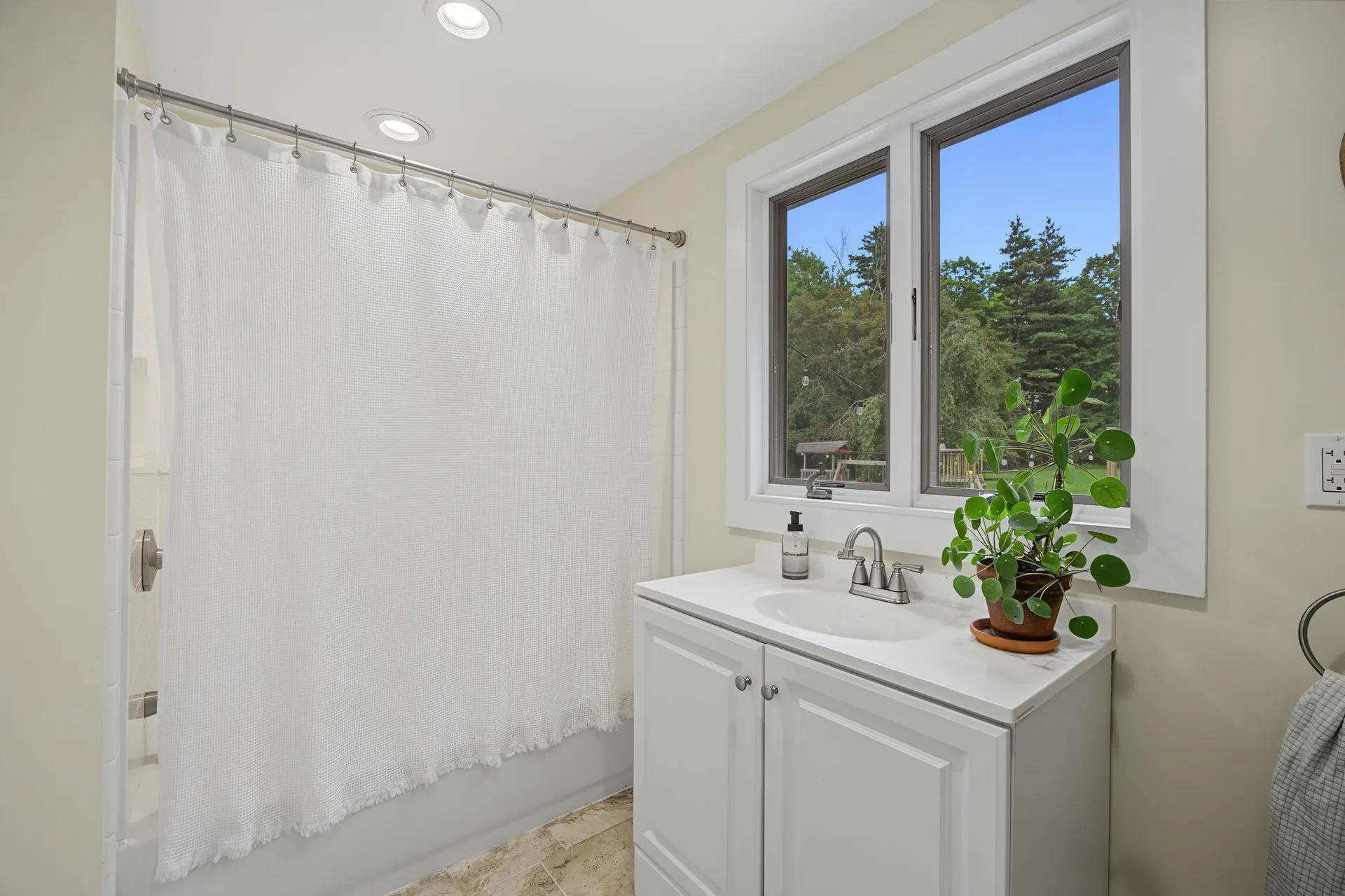 10 Academy Avenue Atkinson NH 03811