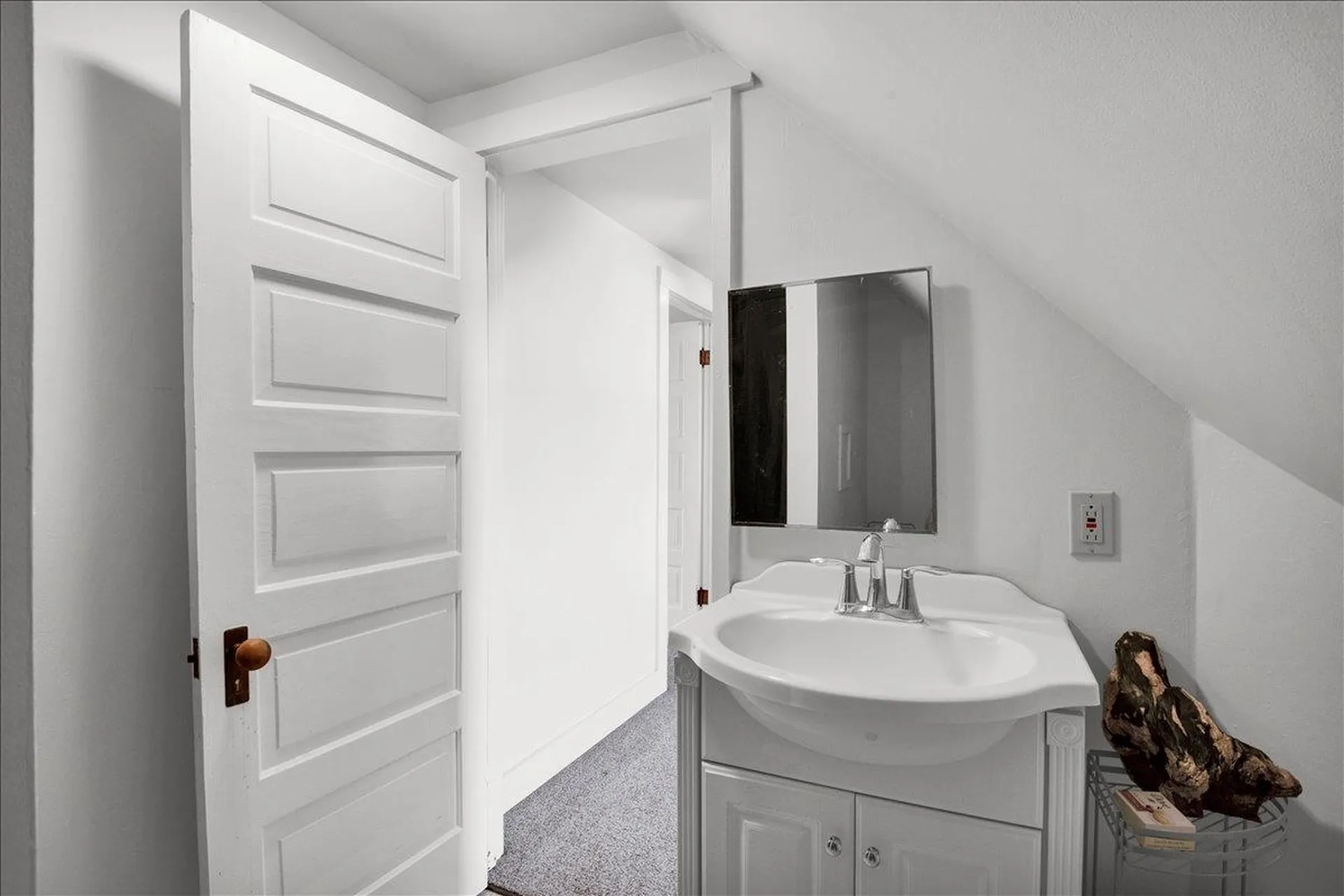 16 Isham Street Burlington VT 05401