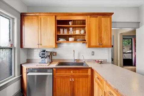 16 Isham Street Burlington VT 05401