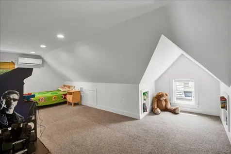 16 Isham Street Burlington VT 05401