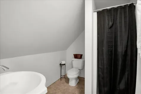 16 Isham Street Burlington VT 05401