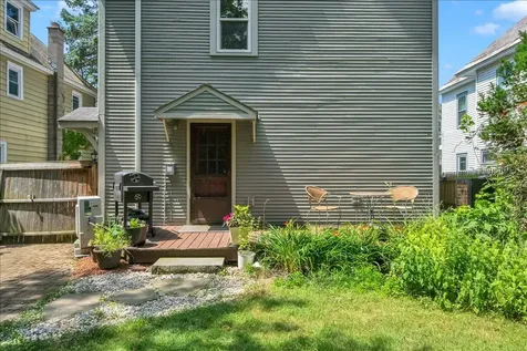 16 Isham Street Burlington VT 05401