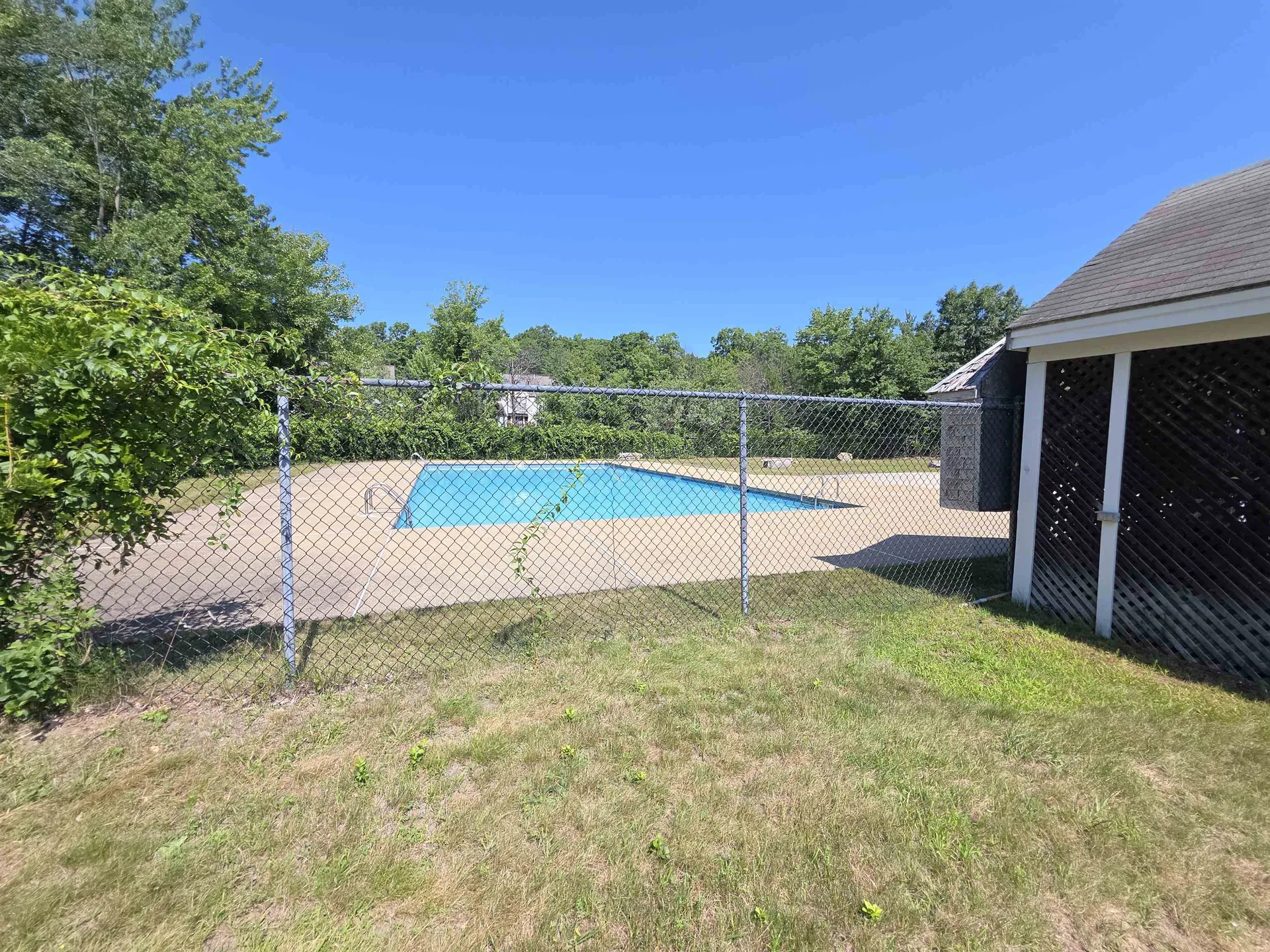 1465 Hooksett Road Hooksett NH 03106