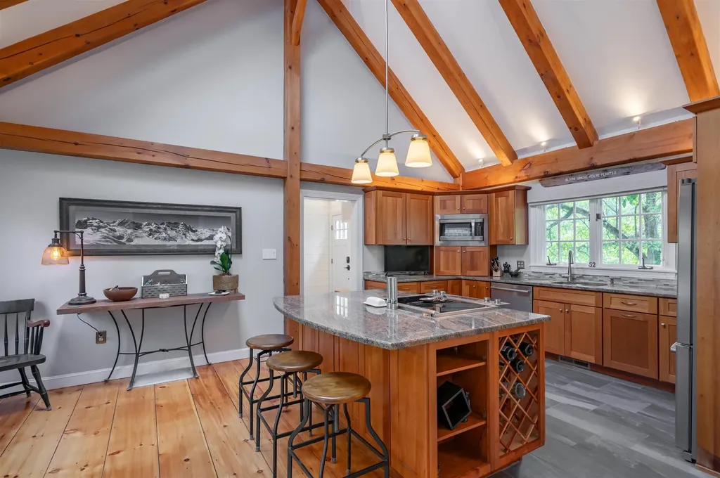 52 Depot Road Hollis NH 03049