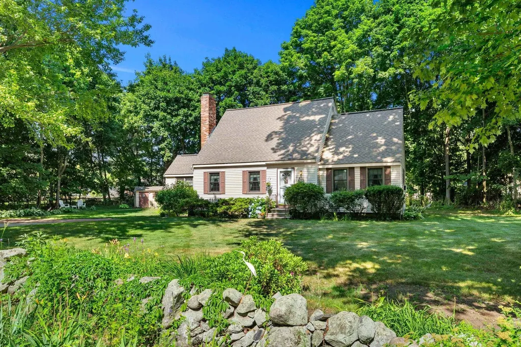 2 Noel Street Hampton NH 03842