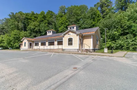 626 Broad Street Lyndon VT 05851