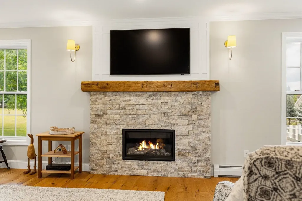 61 Bunker Hill Avenue Stratham NH 03885
