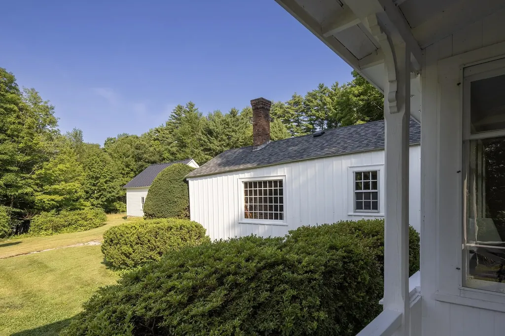 975 Rollins Road Hopkinton NH 03229