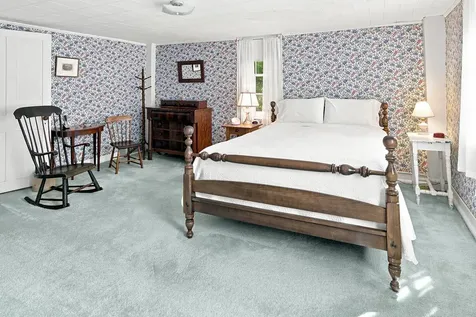 975 Rollins Road Hopkinton NH 03229
