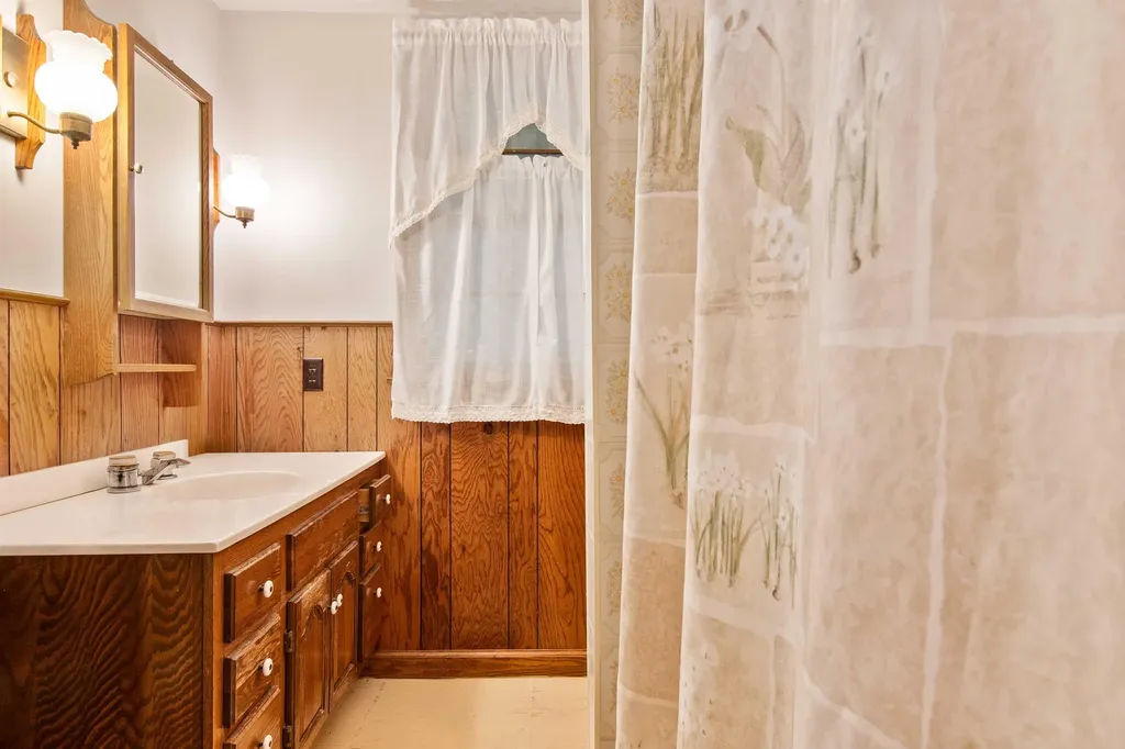 5 Lakeside Road Newbury NH 03255