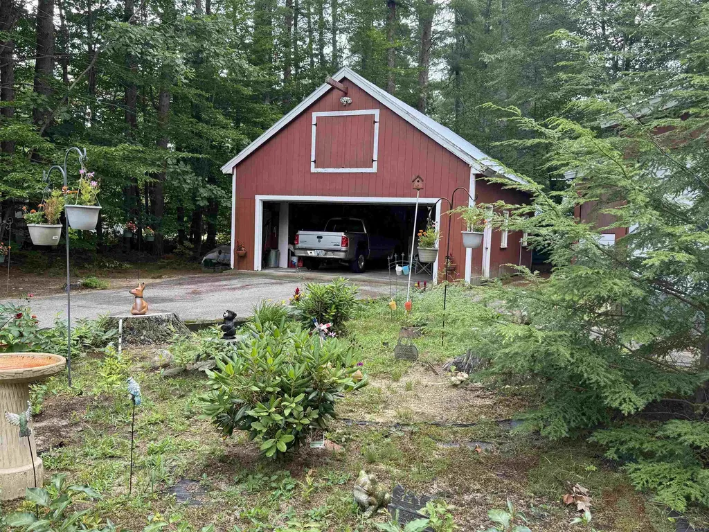 40 Murphy Lane Tamworth NH 03886